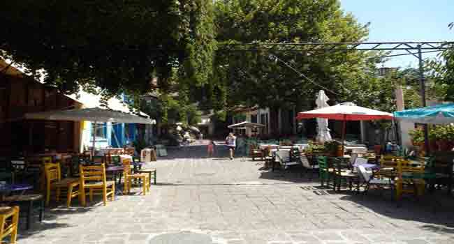 ΚΕΝΤΡΙΚΗ ΠΛΑΤΕΙΑ ΤΗΣ ΑΓΙΑΣΟΥ